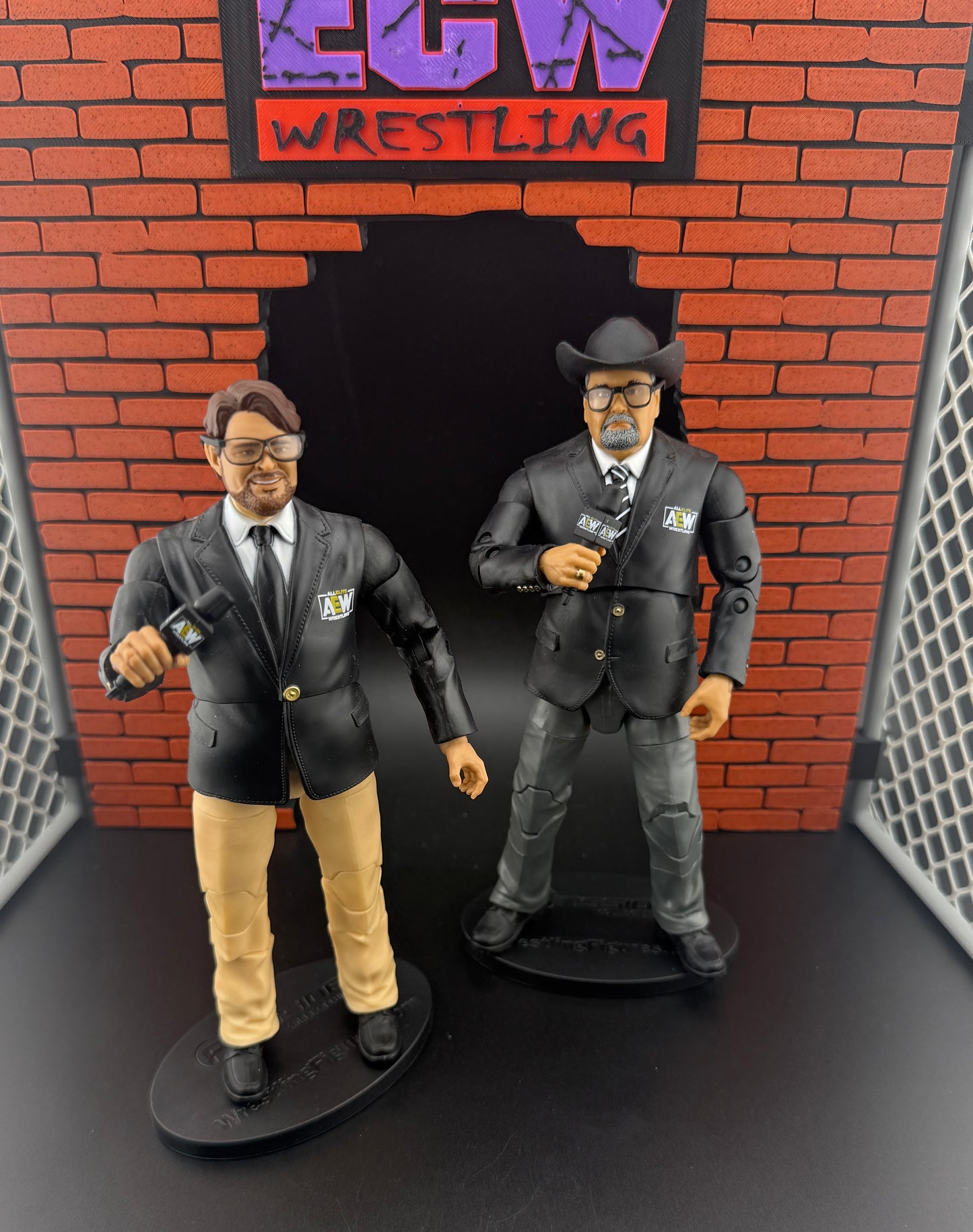 AEW(Loose Figure)- Tony Schiavone & Jim Ross Action Figures